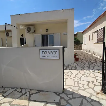 Tony's Agios Georgios (Corfu)